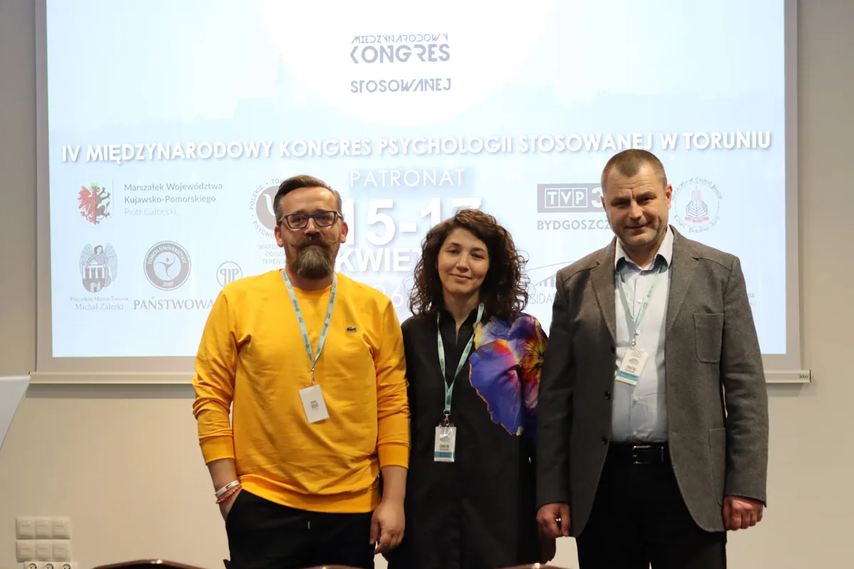Uczestnicy kongresu psychologii stosowanej podczas wspólnego spotkania